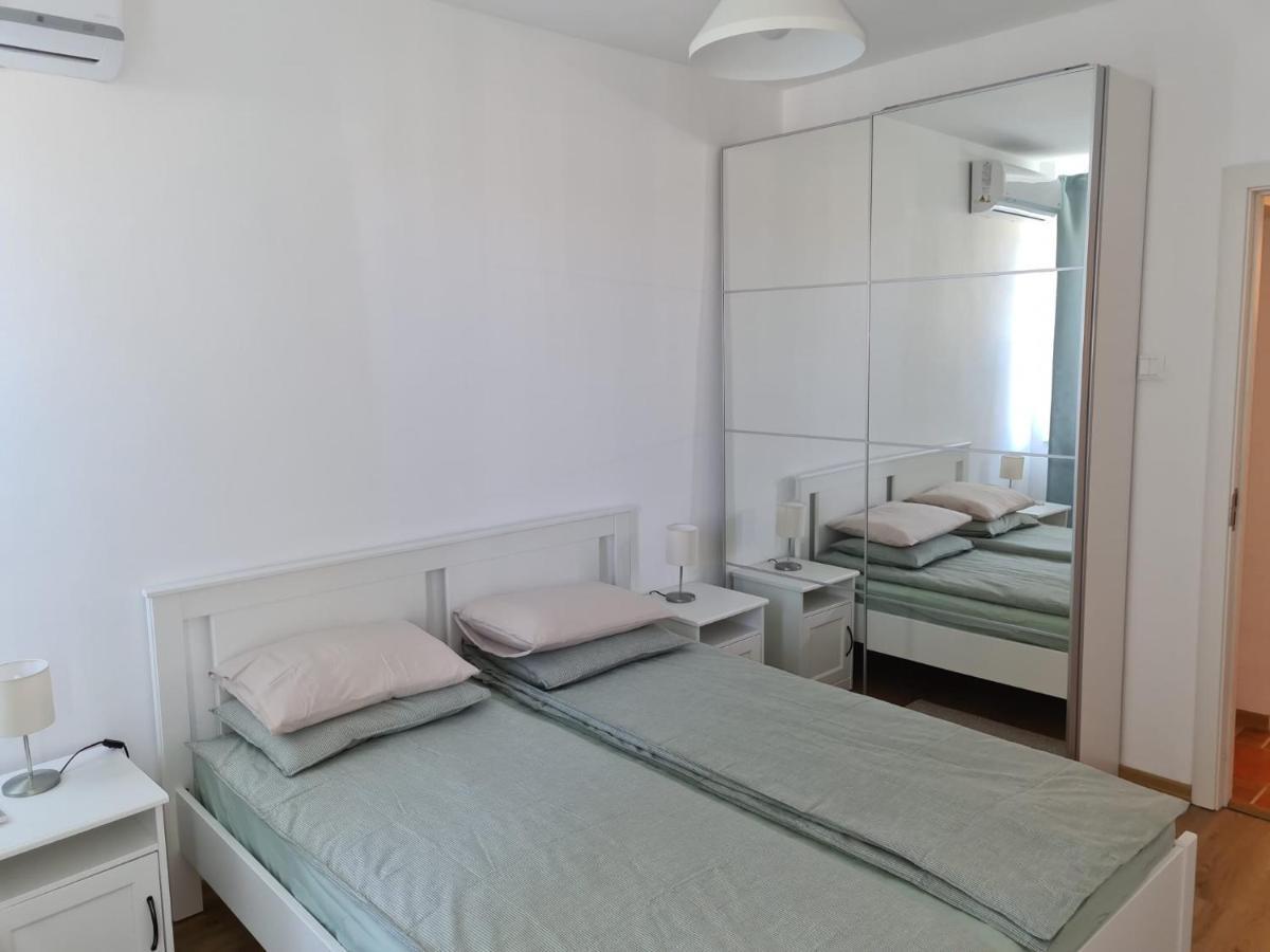 בוקרשט Rene'S Leisure Apartment מראה חיצוני תמונה